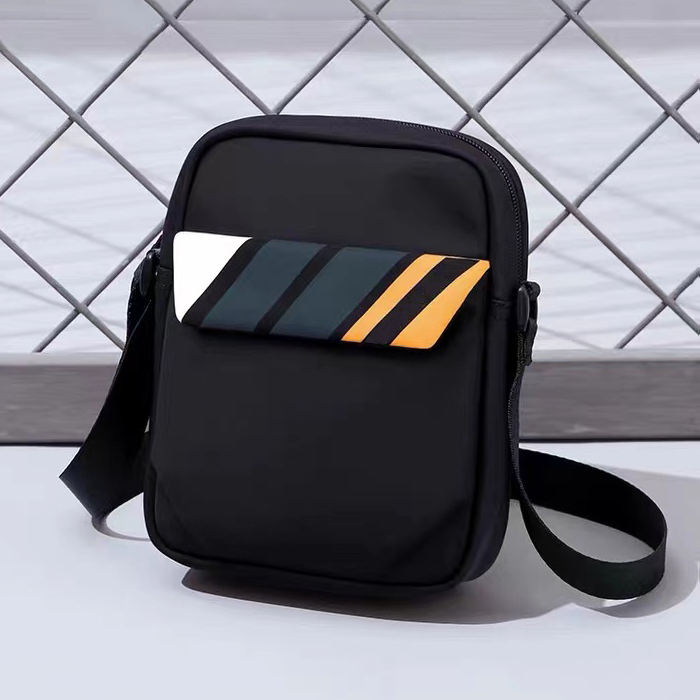 Bandolera pequeña negra resistente al agua para hombre, mini bandolera ligera con correa ajustable para el hombro